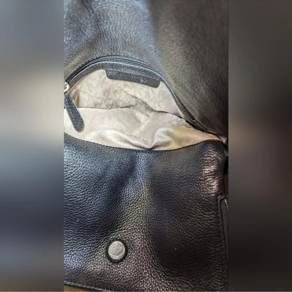 Ezra Messenger Bag Michael Kors Medium